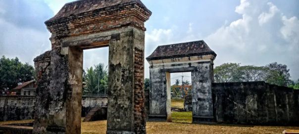 Menyelami Warisan Sejarah Keraton Kaibon yang Megah dan Bermakna